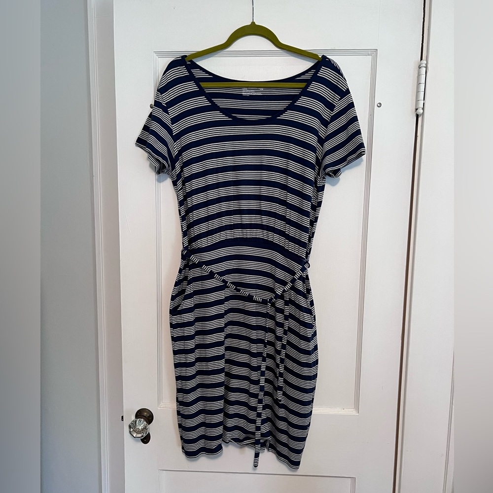 Pact Organic Scoop-Necked Short Sleeve Navy Blue and White striped dress size L